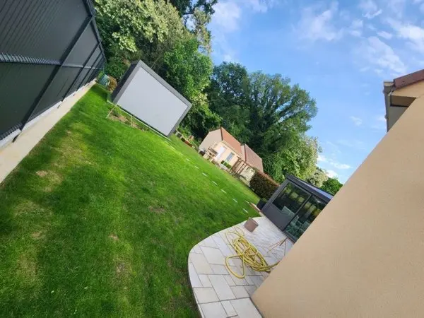 Création de jardin moderne à Évry-Courcouronnes